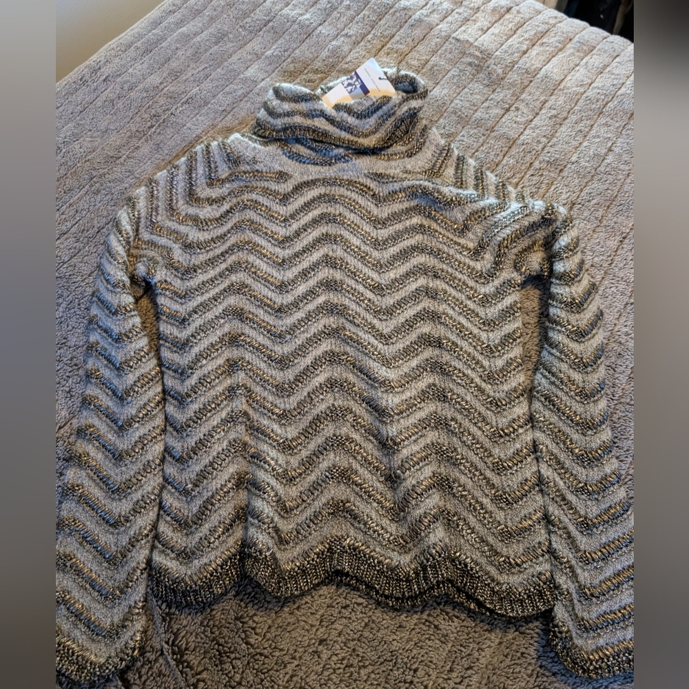 Nwt. Soft. Turtlenwck sweater